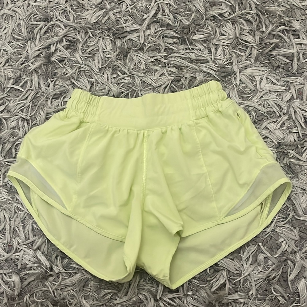 Lime 2.5 Hotty Hot Lululemon Shorts Size 2